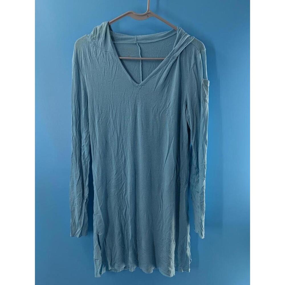 Athleta Hooded Long Sleeve Top with pocket legging top Small light blue‎
